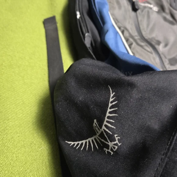 OSPREY Flux Backpack - Picture 2 of 7